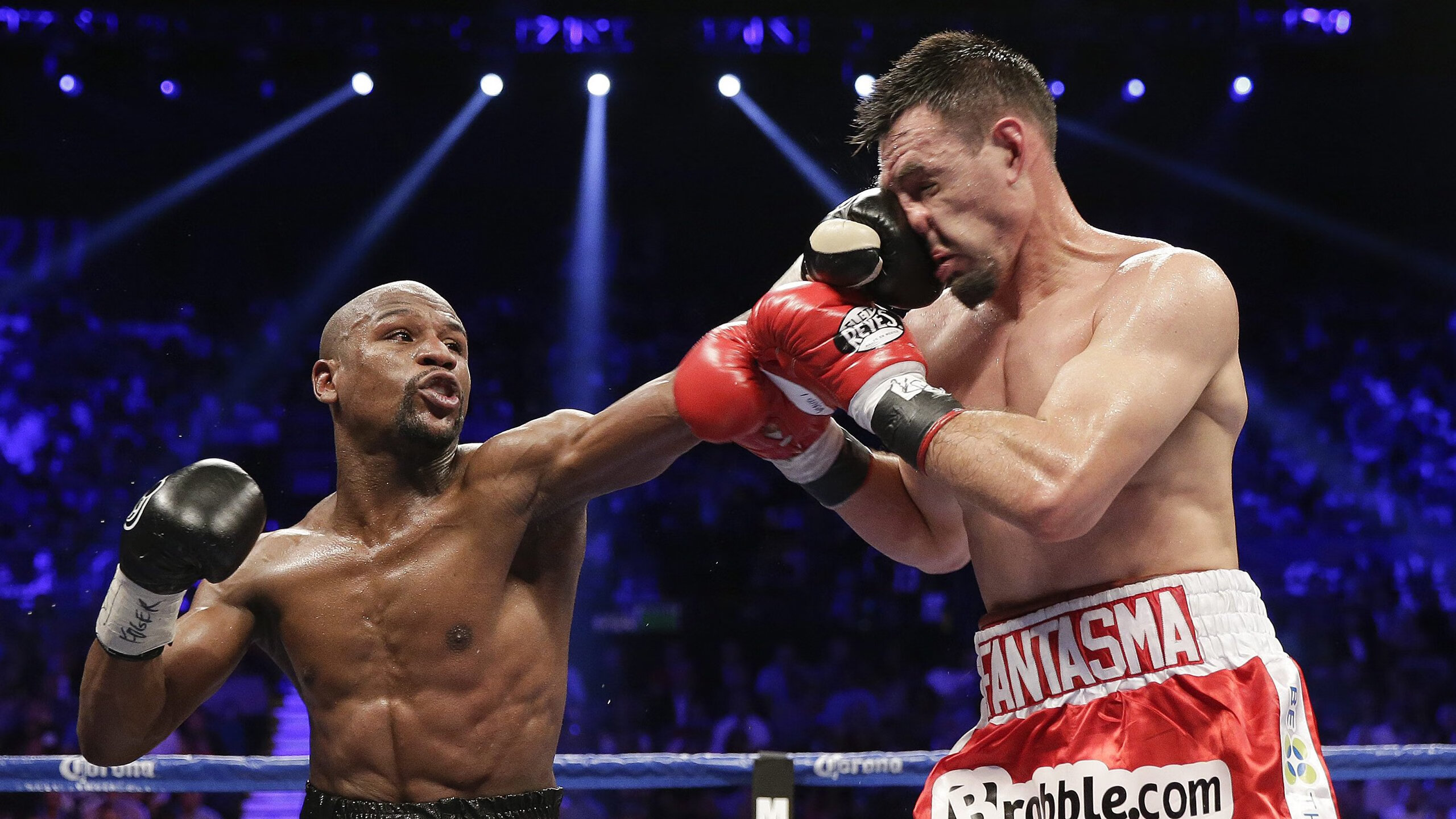 电竞职业选手赛季训练计划科学制定及效果监控分析,电竞职业选手训练基地