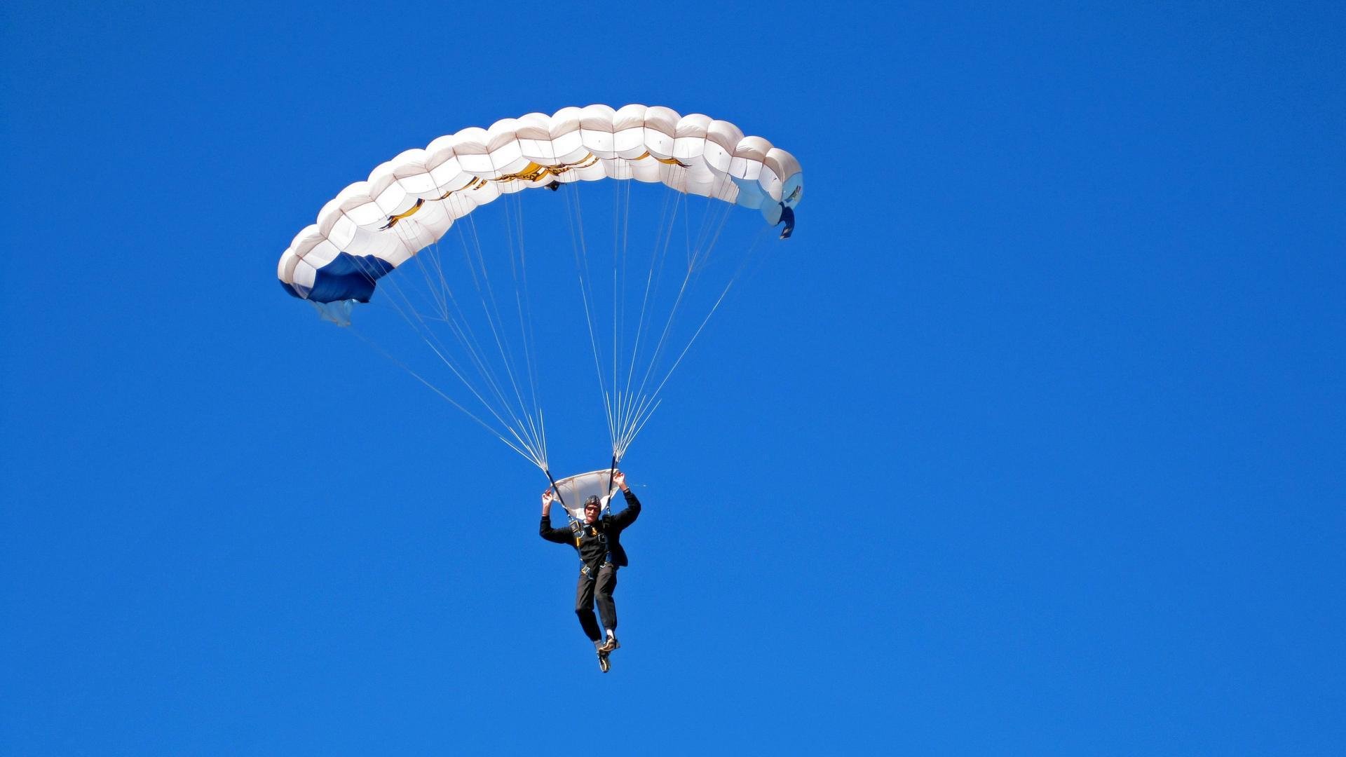 青少年体育参与频率与自我认同感关系研究,青少年参加体育运动的动机