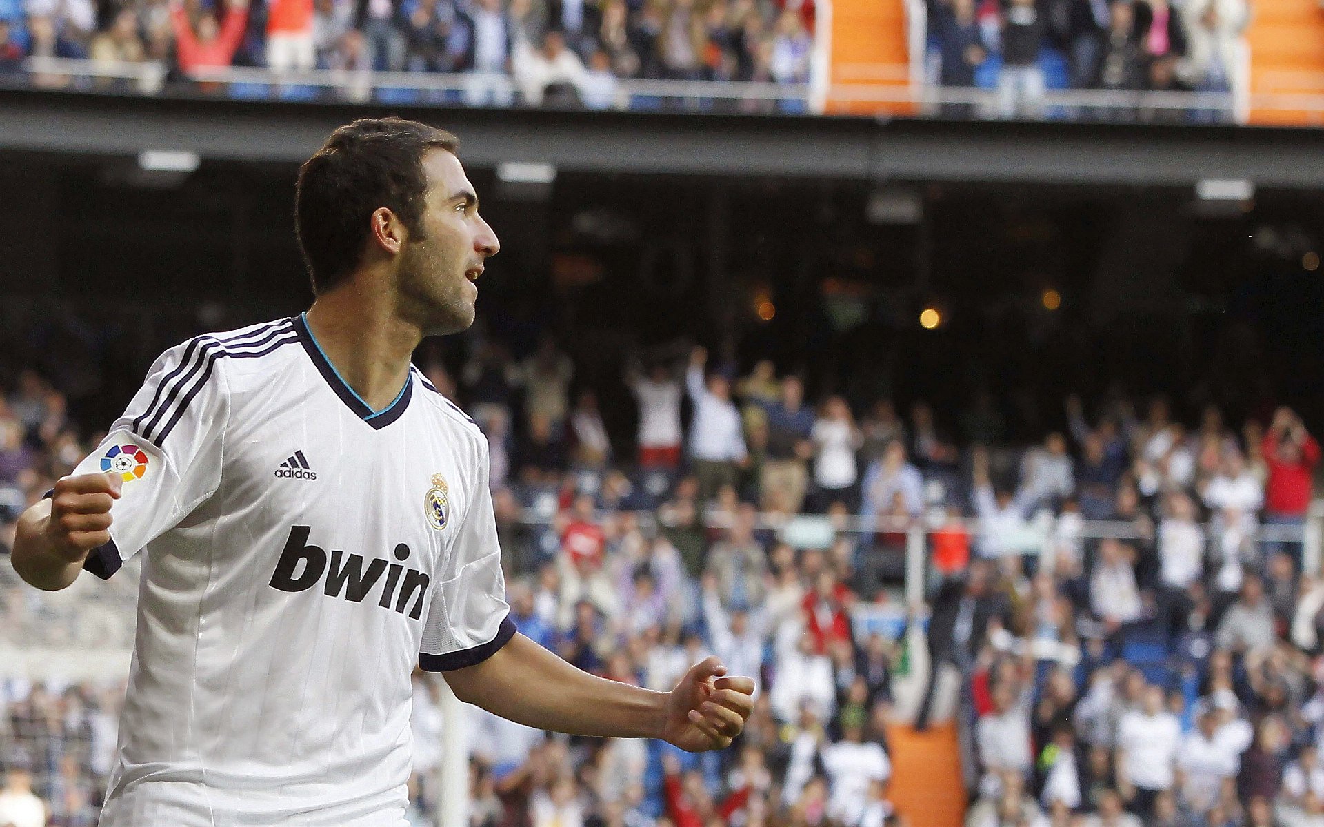 爱游戏官网-德甲白热化：多特蒙德绝杀，抢得宝贵三分，德甲多特蒙德新闻