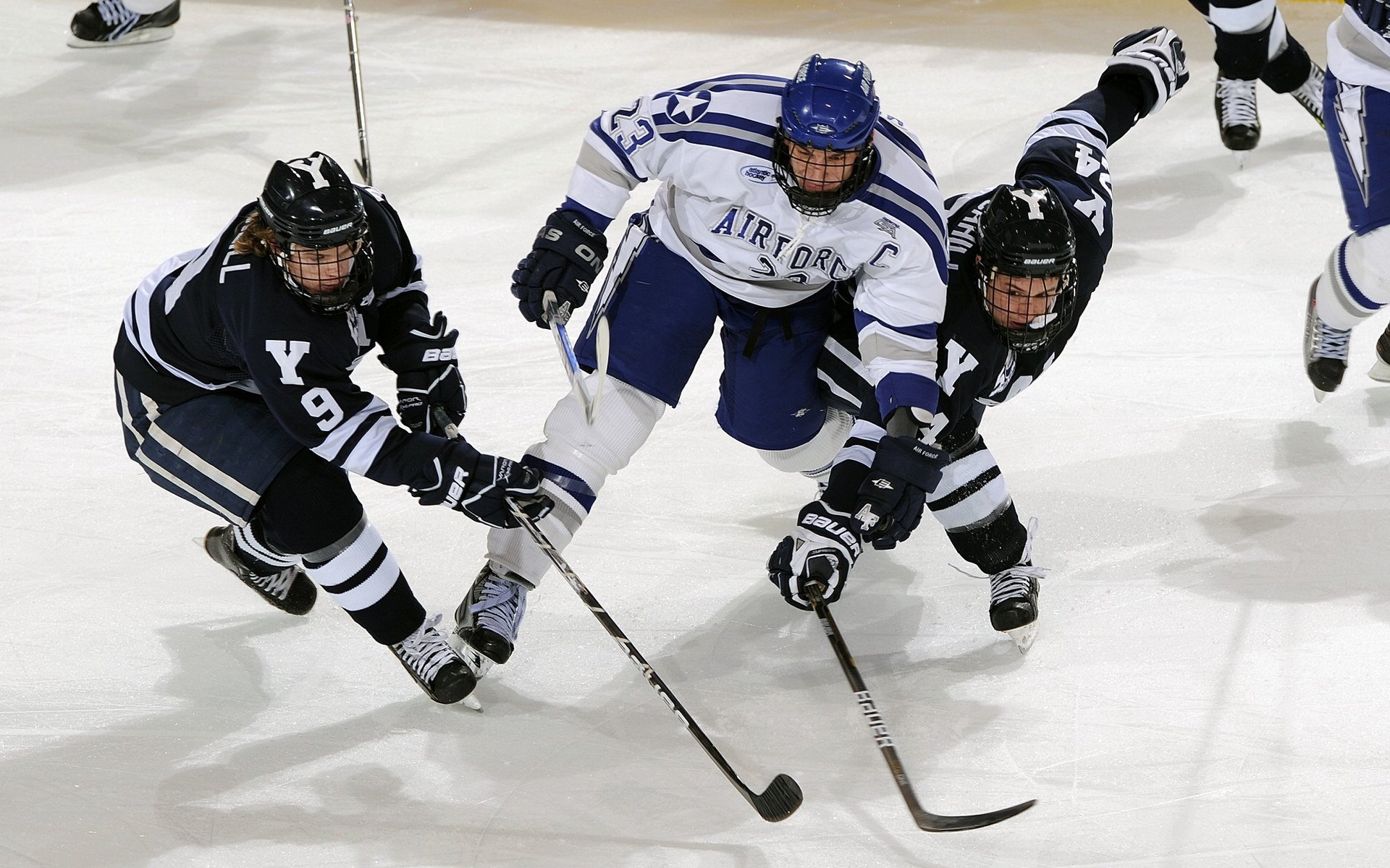 极端环境中的生死考验：高温、冰原、沙尘都挡不住车手激情，在极端环境下生存的人